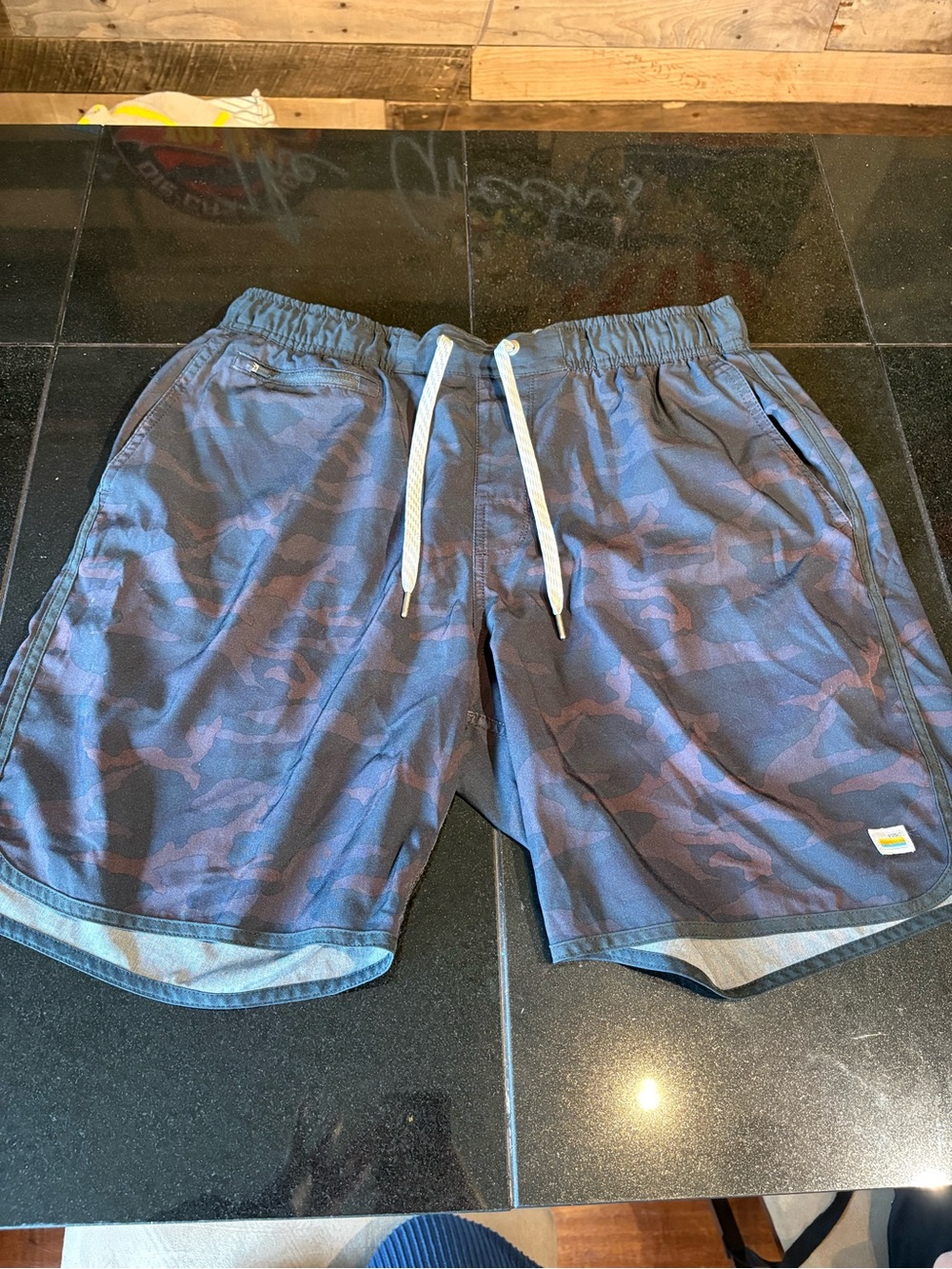 Vuori Men’s Camouflage Athletic Drawstring Shorts Large